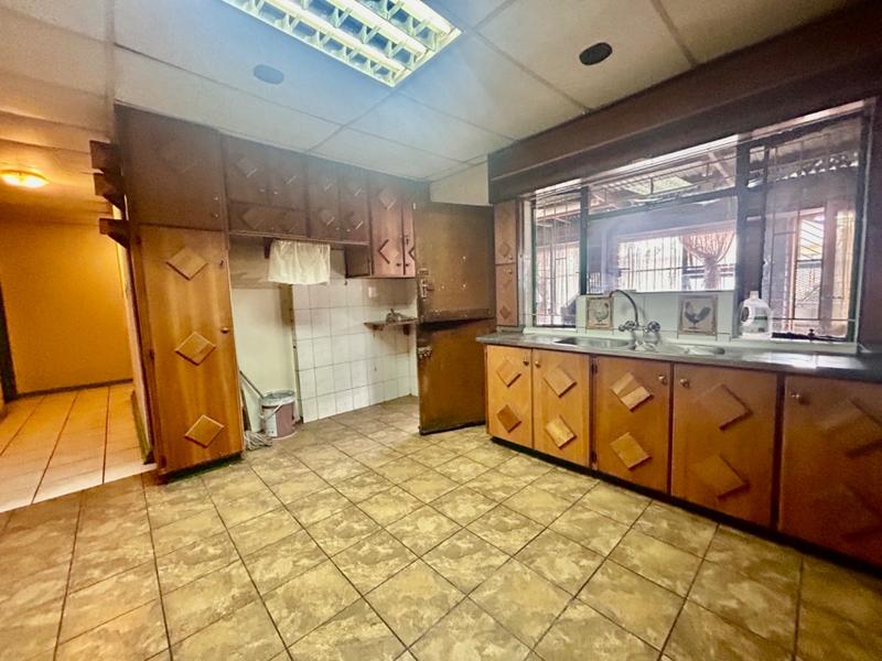 4 Bedroom Property for Sale in Vanderbijlpark Cw 6 Gauteng