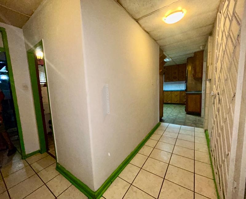 4 Bedroom Property for Sale in Vanderbijlpark Cw 6 Gauteng