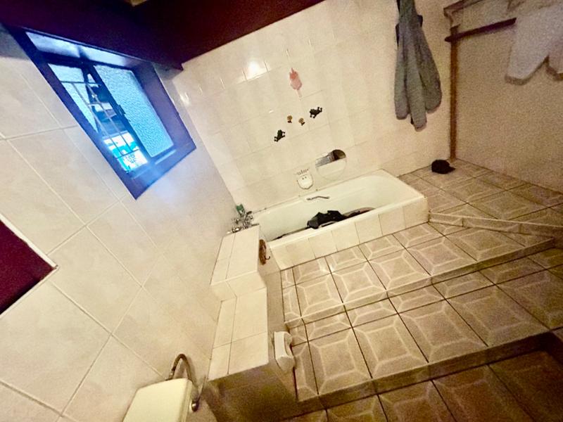 4 Bedroom Property for Sale in Vanderbijlpark Cw 6 Gauteng