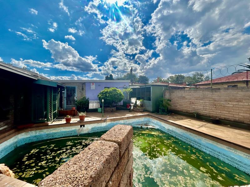 4 Bedroom Property for Sale in Vanderbijlpark Cw 6 Gauteng