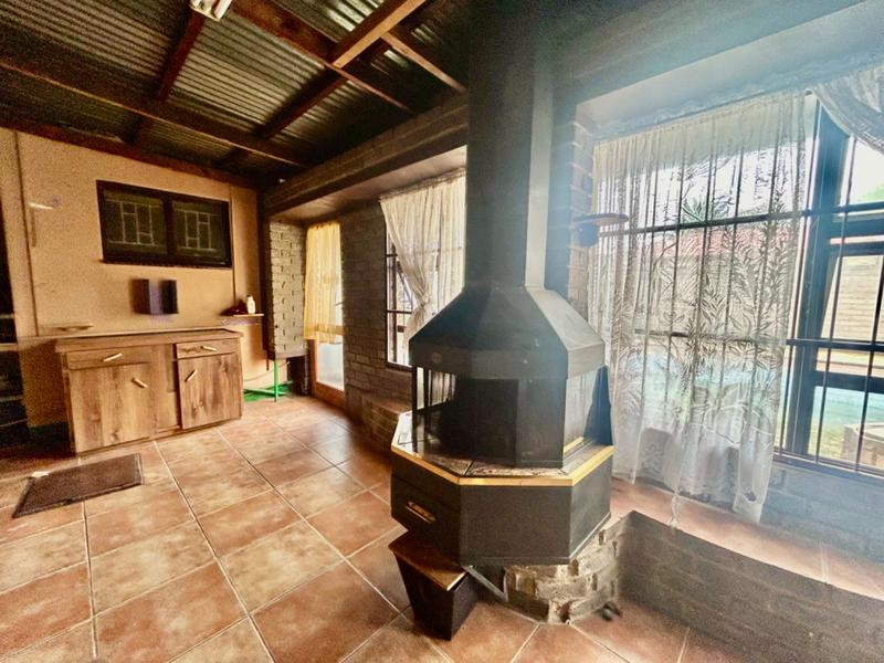 4 Bedroom Property for Sale in Vanderbijlpark Cw 6 Gauteng