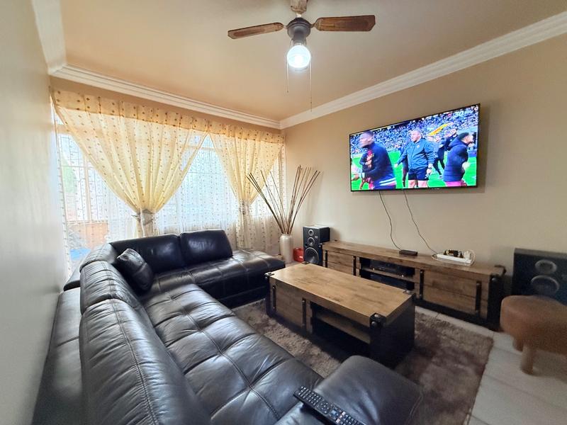 2 Bedroom Property for Sale in Vanderbijlpark Cw 6 Gauteng