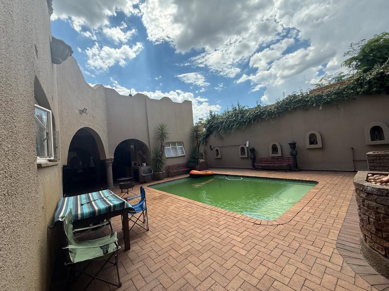 6 Bedroom Property for Sale in Vanderbijlpark SE 3 Gauteng