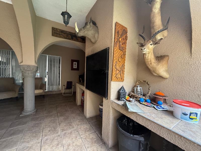 6 Bedroom Property for Sale in Vanderbijlpark SE 3 Gauteng