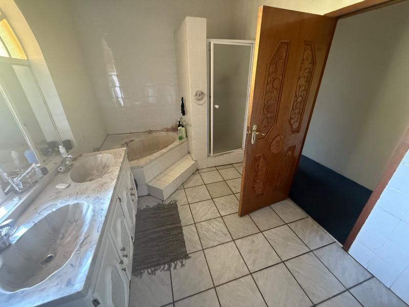 6 Bedroom Property for Sale in Vanderbijlpark SE 3 Gauteng