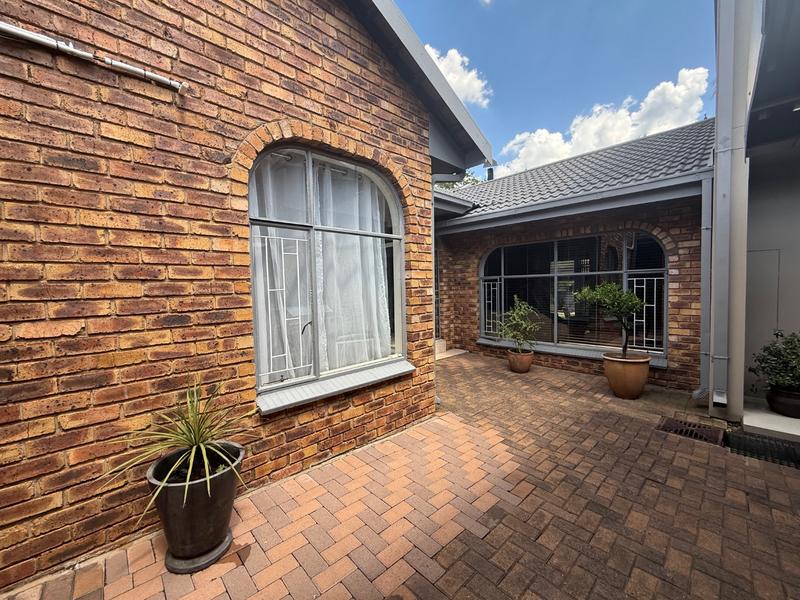 5 Bedroom Property for Sale in Vanderbijlpark SE 3 Gauteng