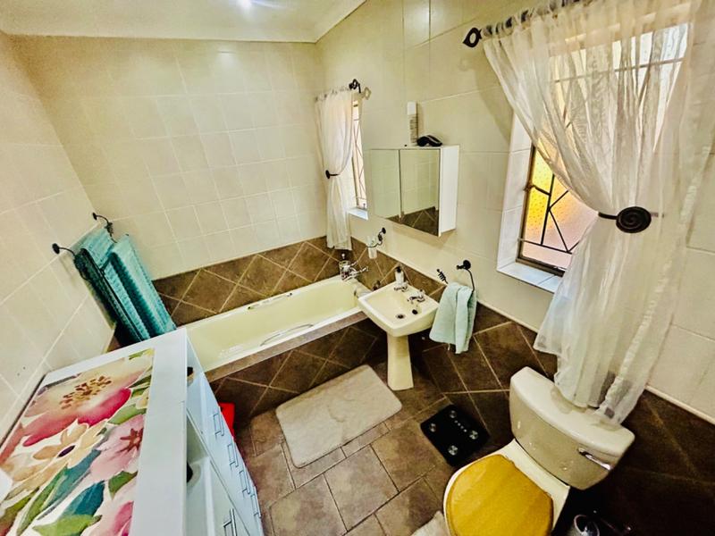 3 Bedroom Property for Sale in Vanderbijlpark SE 3 Gauteng