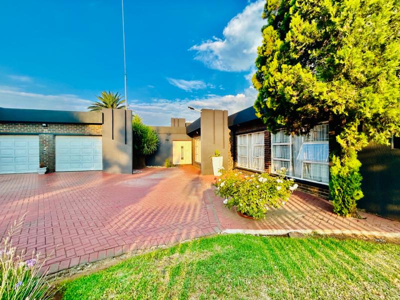 5 Bedroom Property for Sale in Vanderbijlpark SE 3 Gauteng