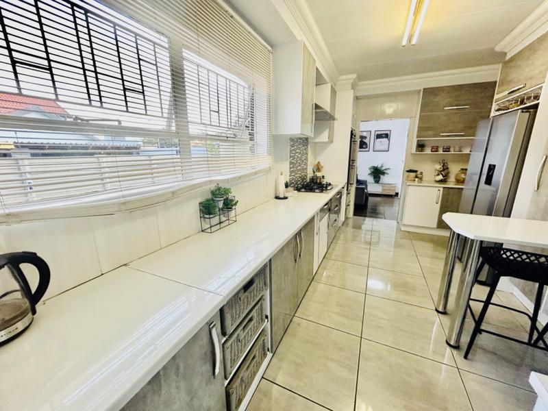 5 Bedroom Property for Sale in Vanderbijlpark SE 3 Gauteng