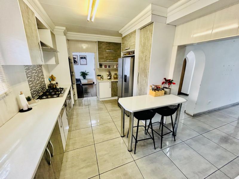 5 Bedroom Property for Sale in Vanderbijlpark SE 3 Gauteng