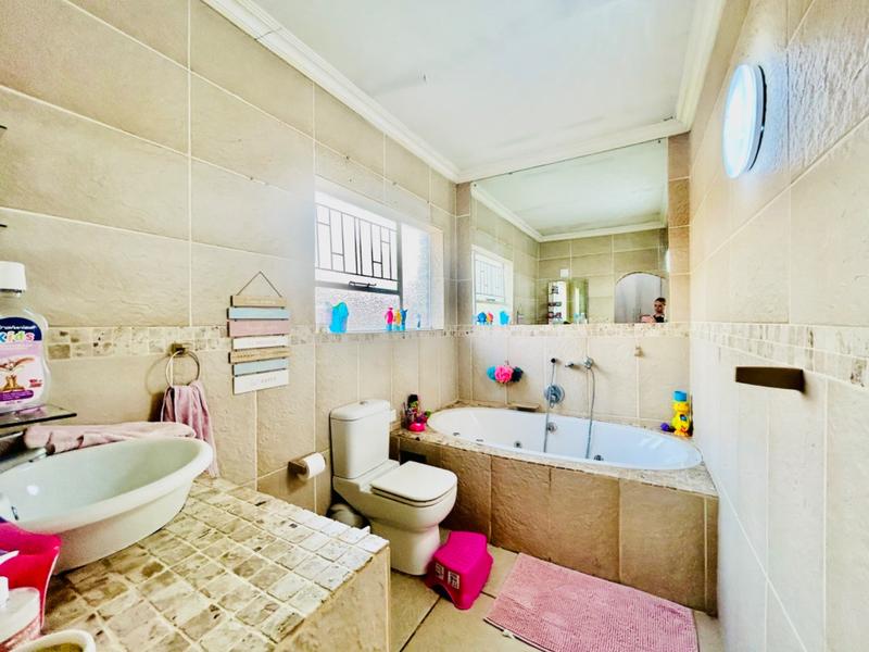 5 Bedroom Property for Sale in Vanderbijlpark SE 3 Gauteng