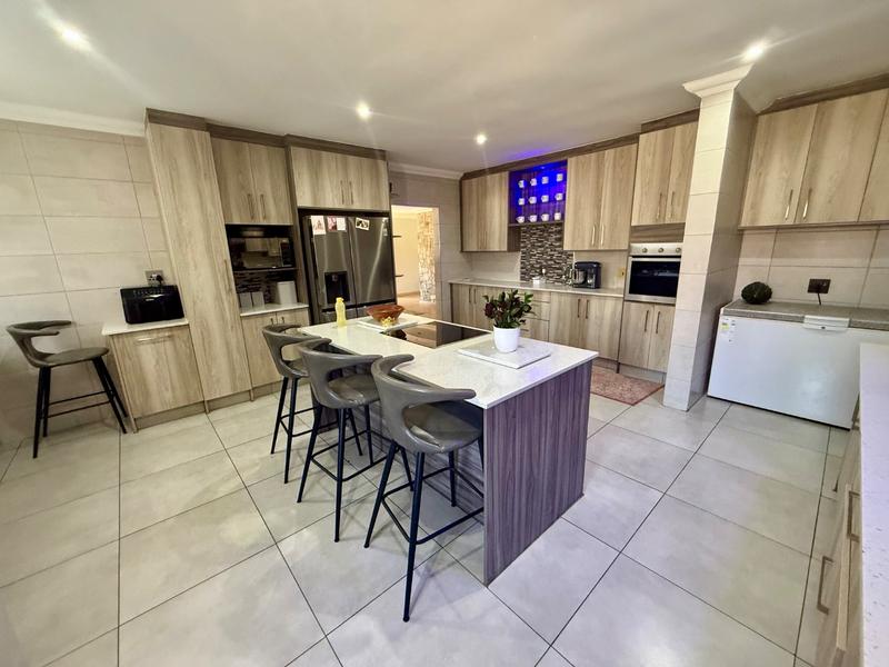 4 Bedroom Property for Sale in Vanderbijlpark SE 4 Gauteng
