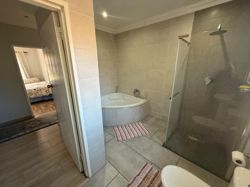 4 Bedroom Property for Sale in Vanderbijlpark SE 4 Gauteng