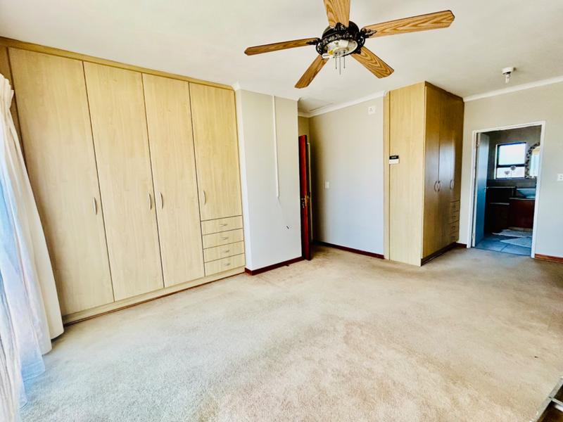 5 Bedroom Property for Sale in Vanderbijlpark SE 4 Gauteng
