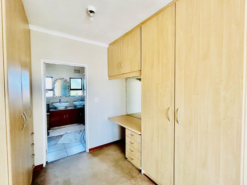 5 Bedroom Property for Sale in Vanderbijlpark SE 4 Gauteng