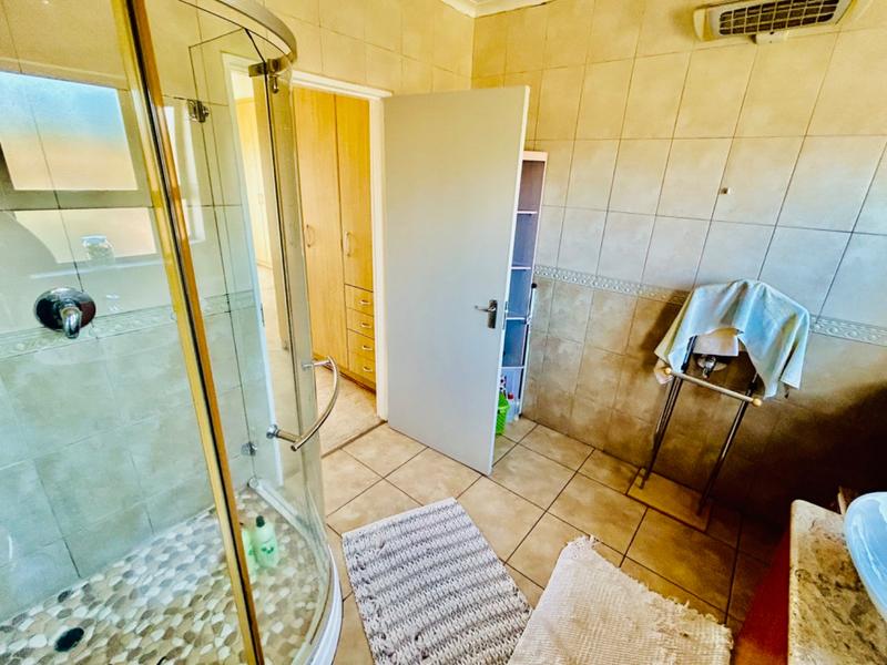 5 Bedroom Property for Sale in Vanderbijlpark SE 4 Gauteng