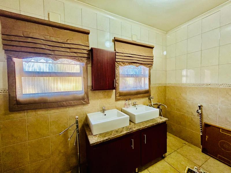 5 Bedroom Property for Sale in Vanderbijlpark SE 4 Gauteng