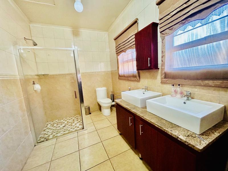 5 Bedroom Property for Sale in Vanderbijlpark SE 4 Gauteng