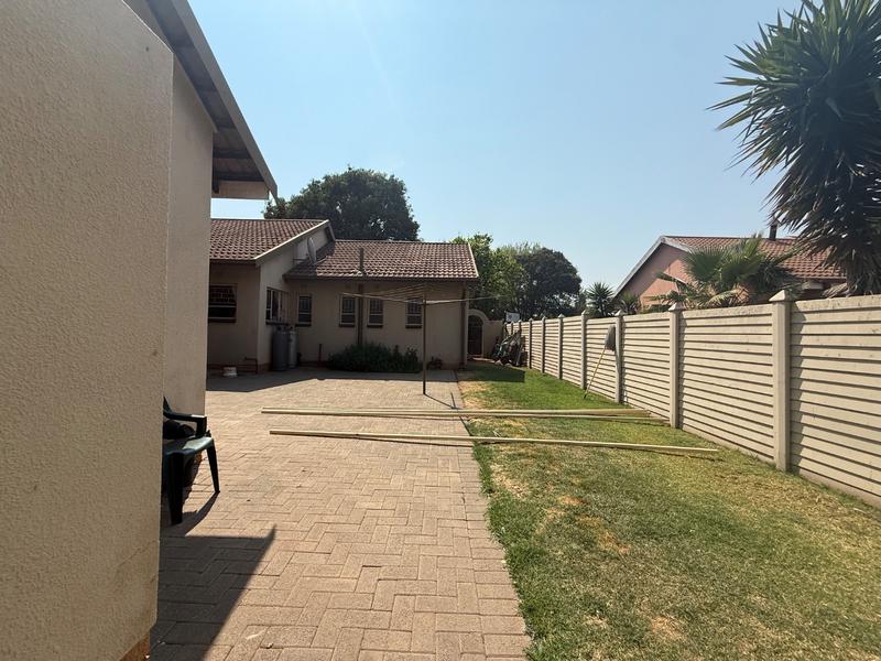3 Bedroom Property for Sale in Vanderbijlpark SE 6 Gauteng