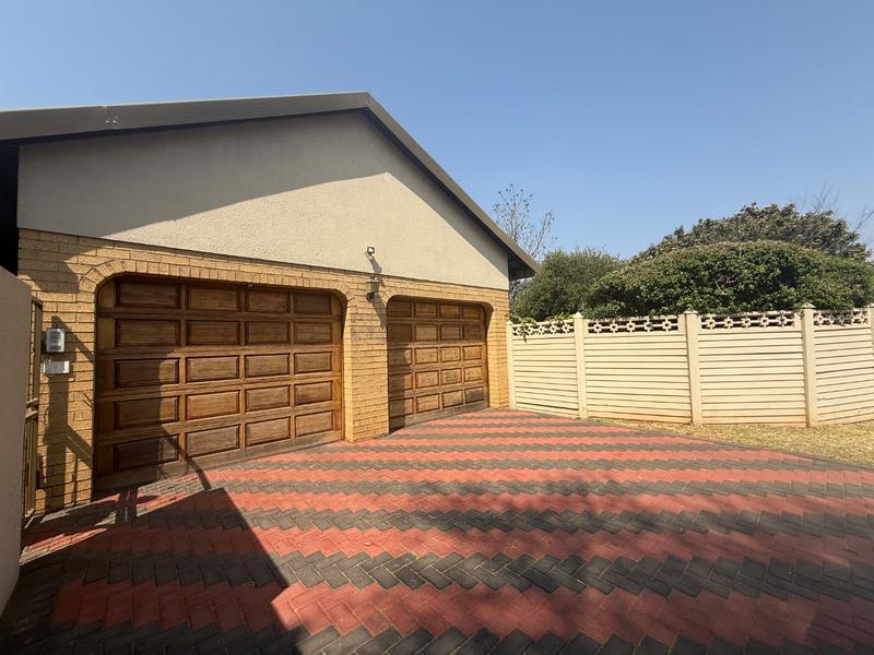 3 Bedroom Property for Sale in Vanderbijlpark SE 6 Gauteng