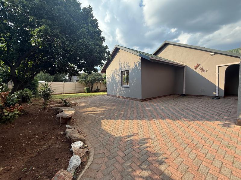 3 Bedroom Property for Sale in Vanderbijlpark SE 6 Gauteng
