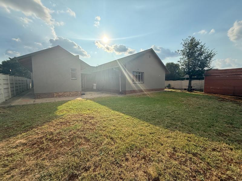 3 Bedroom Property for Sale in Vanderbijlpark SE 6 Gauteng