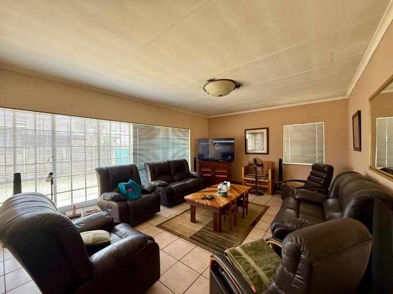 3 Bedroom Property for Sale in Vanderbijlpark SE 6 Gauteng