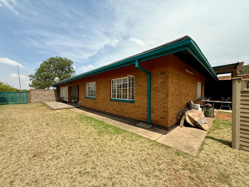 3 Bedroom Property for Sale in Vanderbijlpark SE 6 Gauteng