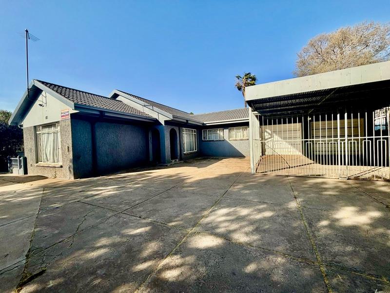 4 Bedroom Property for Sale in Vanderbijlpark SE 6 Gauteng