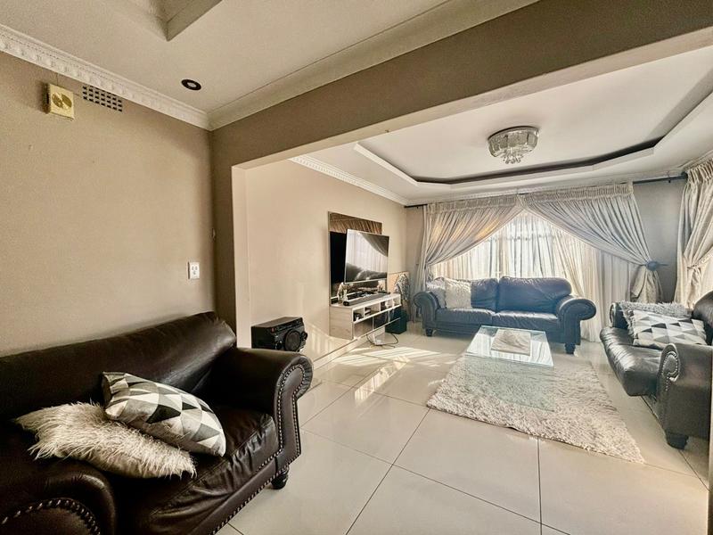 4 Bedroom Property for Sale in Vanderbijlpark SE 6 Gauteng