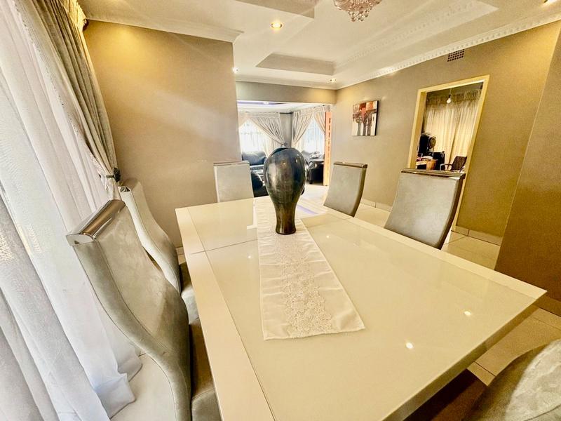 4 Bedroom Property for Sale in Vanderbijlpark SE 6 Gauteng