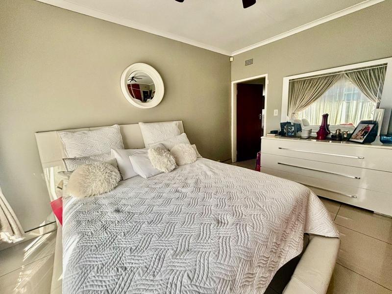 4 Bedroom Property for Sale in Vanderbijlpark SE 6 Gauteng