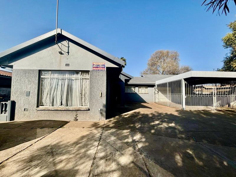 4 Bedroom Property for Sale in Vanderbijlpark SE 6 Gauteng