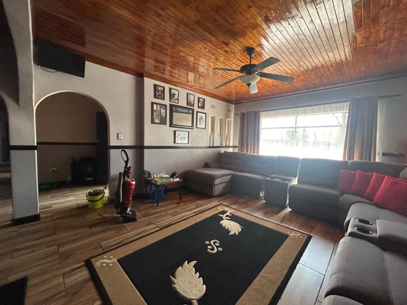 3 Bedroom Property for Sale in Vanderbijlpark SE 6 Gauteng