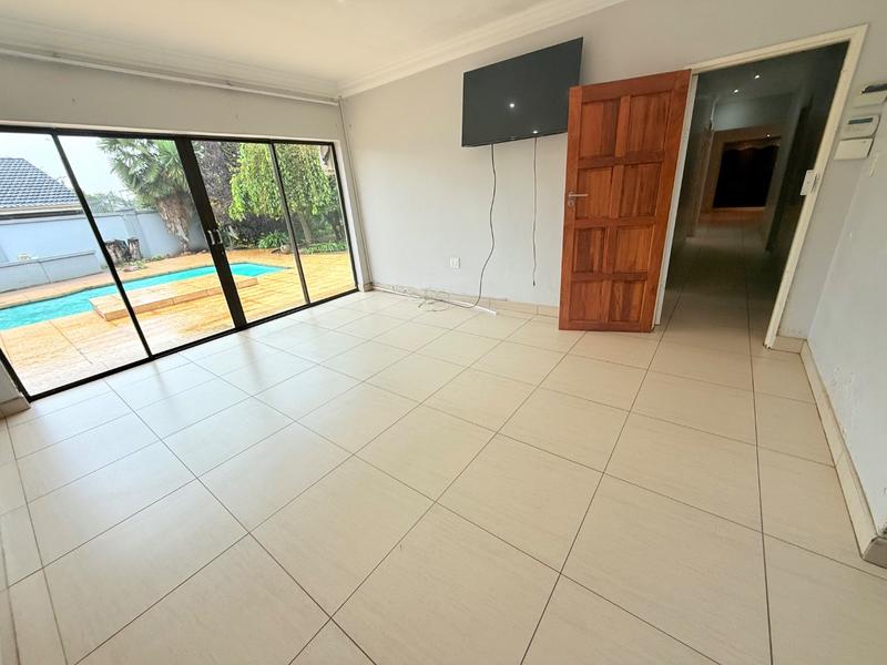 4 Bedroom Property for Sale in Vanderbijlpark SE 7 Gauteng