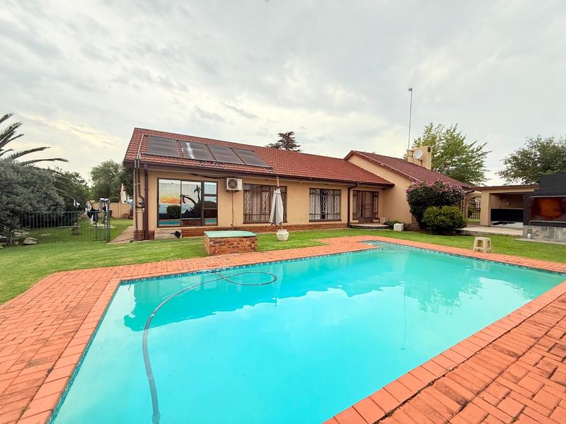 4 Bedroom Property for Sale in Vanderbijlpark SE 7 Gauteng