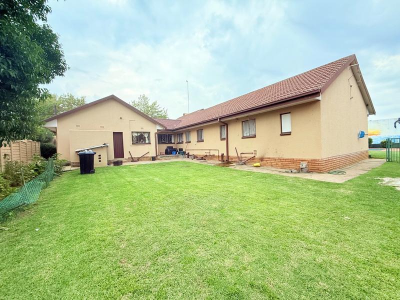 4 Bedroom Property for Sale in Vanderbijlpark SE 7 Gauteng