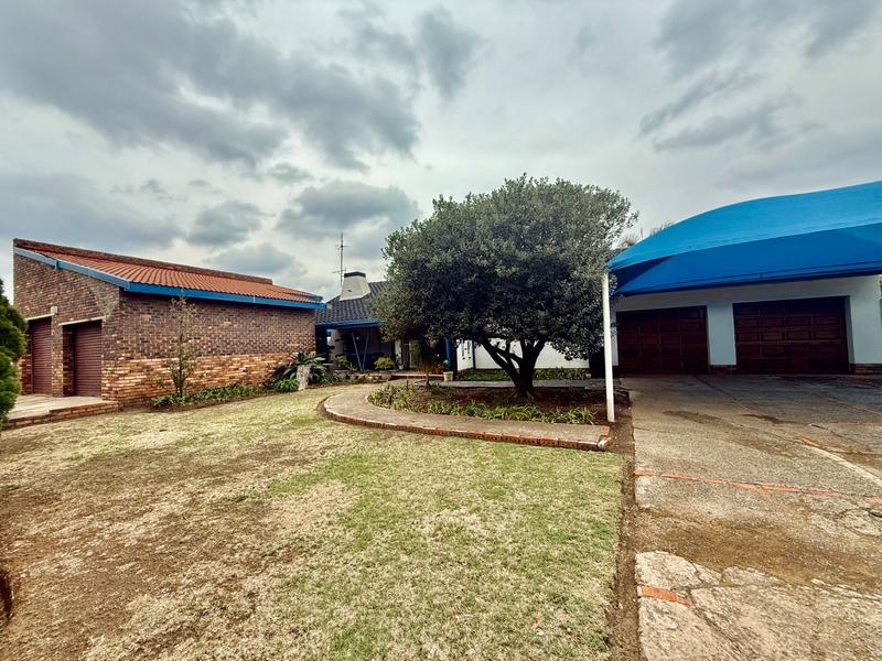 4 Bedroom Property for Sale in Vanderbijlpark SW 1 Gauteng