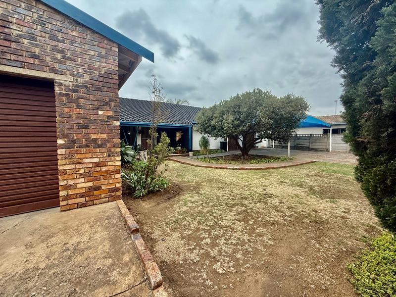 4 Bedroom Property for Sale in Vanderbijlpark SW 1 Gauteng