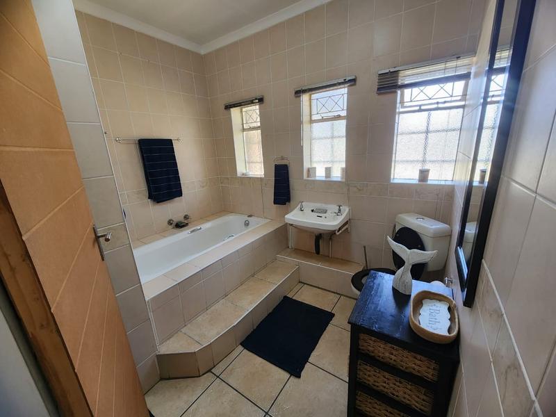 4 Bedroom Property for Sale in Vanderbijlpark SW 1 Gauteng