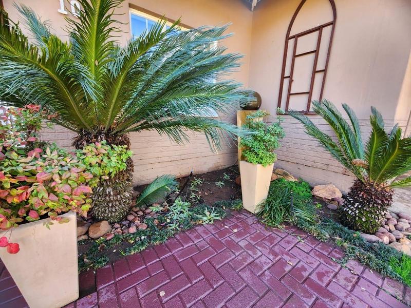 4 Bedroom Property for Sale in Vanderbijlpark SW 1 Gauteng