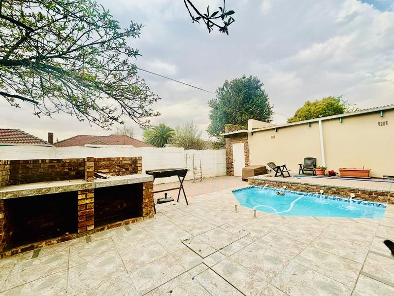 4 Bedroom Property for Sale in Vanderbijlpark SW 1 Gauteng