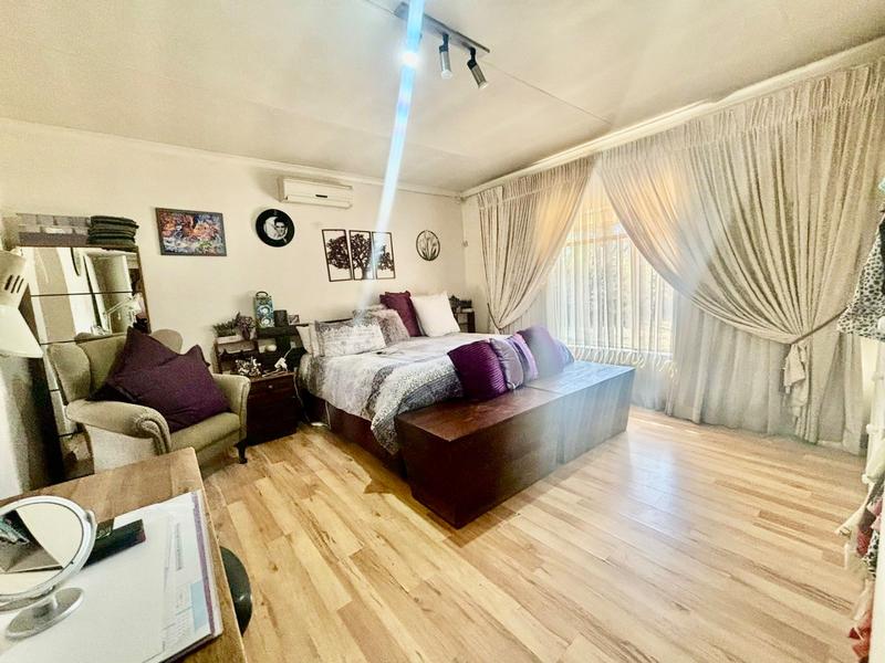 4 Bedroom Property for Sale in Vanderbijlpark SW 1 Gauteng