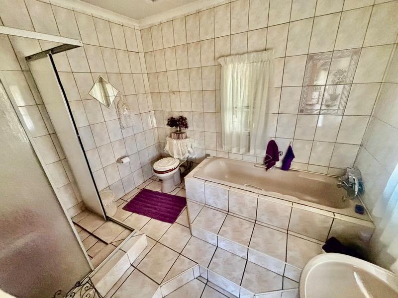 4 Bedroom Property for Sale in Vanderbijlpark SW 1 Gauteng