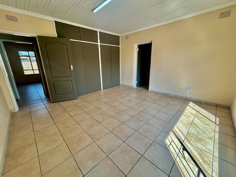 4 Bedroom Property for Sale in Vanderbijlpark SW 1 Gauteng