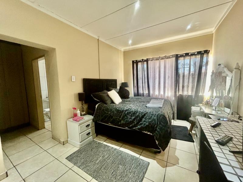 4 Bedroom Property for Sale in Vanderbijlpark SW 1 Gauteng