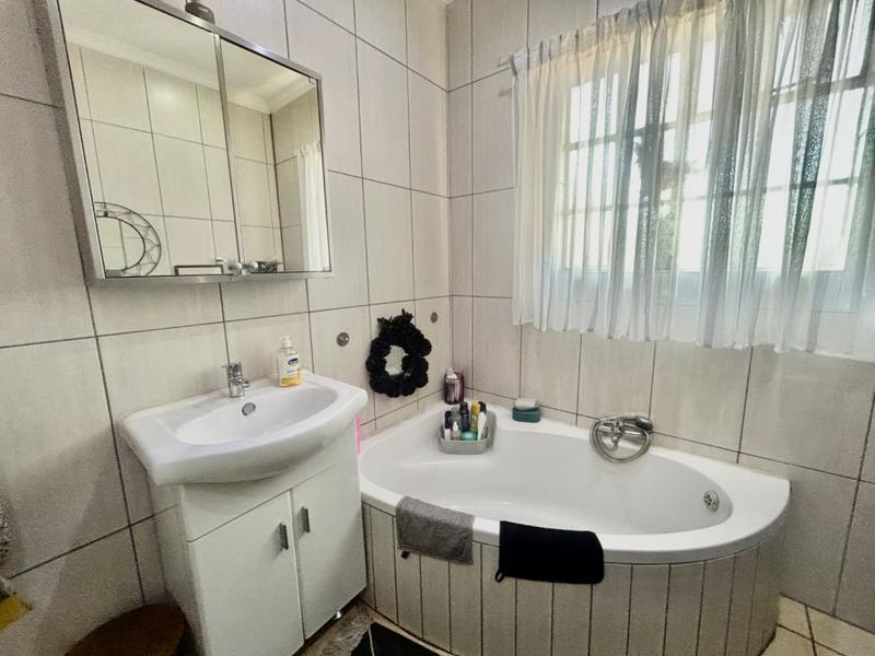 4 Bedroom Property for Sale in Vanderbijlpark SW 1 Gauteng