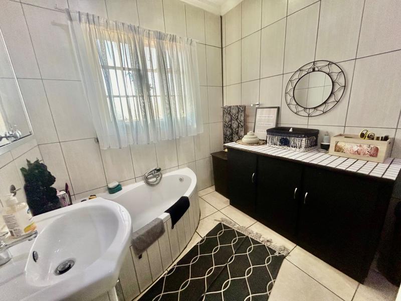4 Bedroom Property for Sale in Vanderbijlpark SW 1 Gauteng