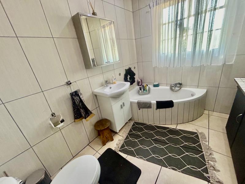 4 Bedroom Property for Sale in Vanderbijlpark SW 1 Gauteng