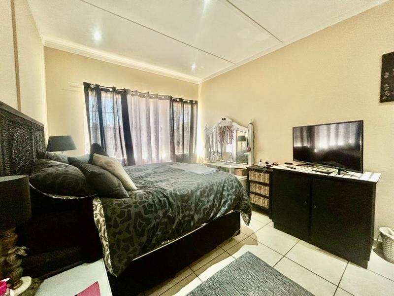 4 Bedroom Property for Sale in Vanderbijlpark SW 1 Gauteng